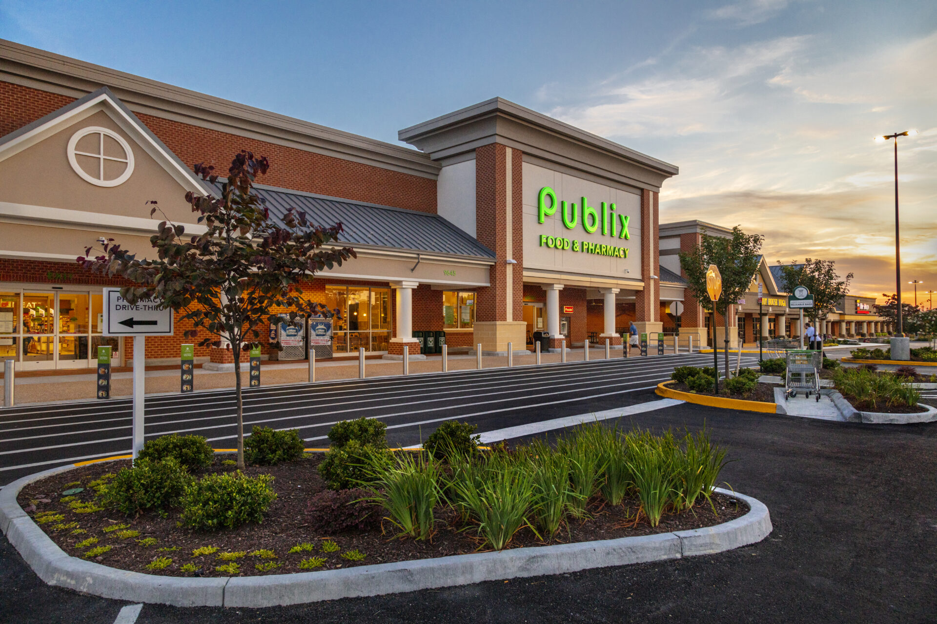 1 view of a Publix supermarket